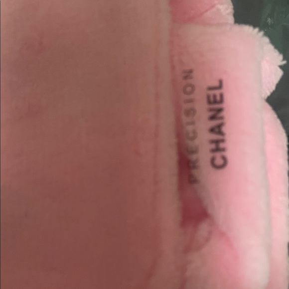 CHANEL VIP Precision soft crossbody - Picture 16 of 17